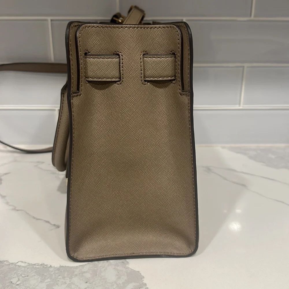 Michael Kors Dillon purse - Picture 2 of 7